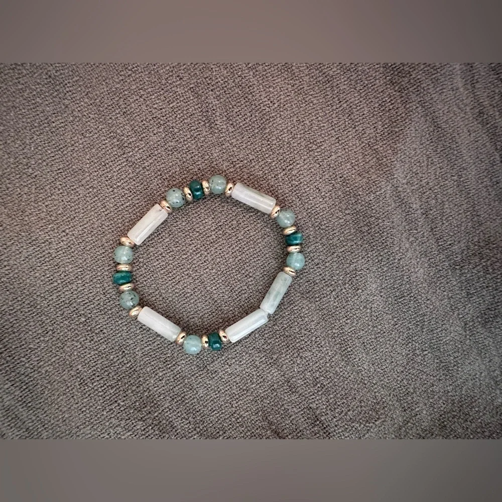 Francesca Collections Children’s Mint Green beaded bracelet, small